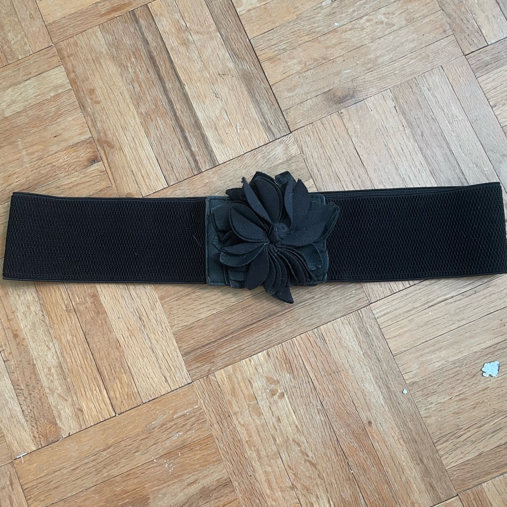Belt women stretch Faux Leather Flower Snap Closure